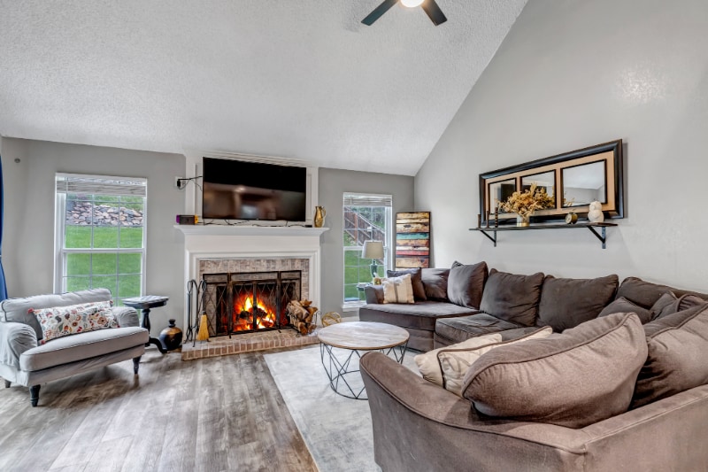 Building Photo - 573 Entrada Dr