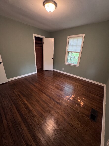 Building Photo - 214 Randolph Ct