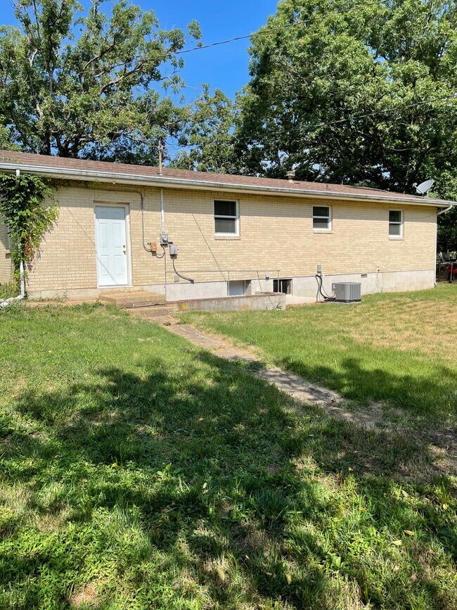 Building Photo - 21500 Hwy 28