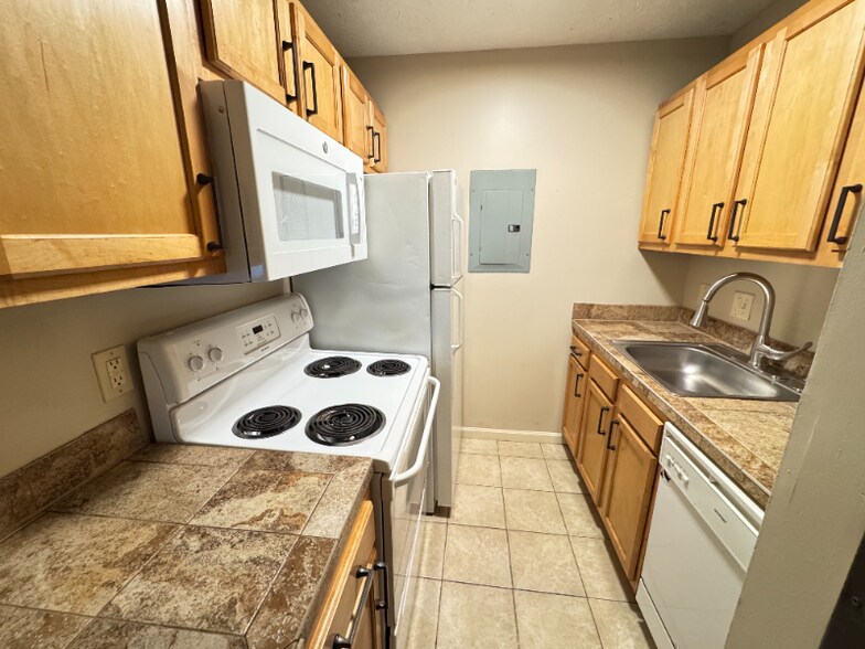 Building Photo - 1518 D St