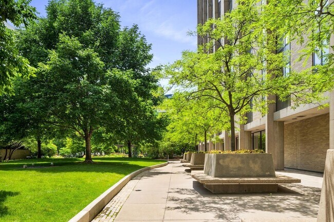 Building Photo - 19 S 1st St