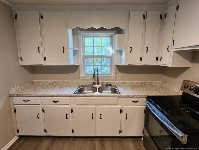 Building Photo - 1108 Norwood St