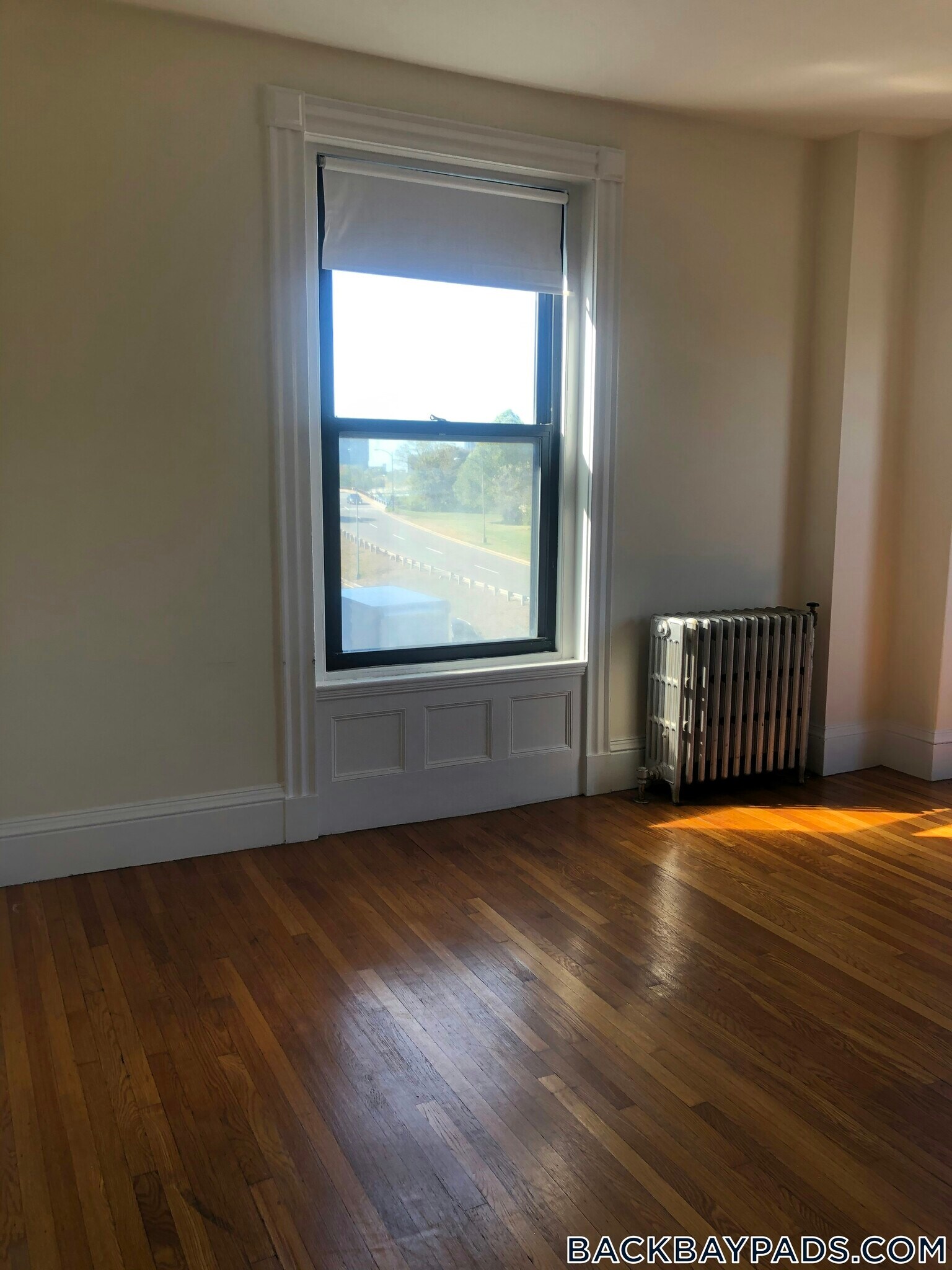 Building Photo - 504 Beacon St