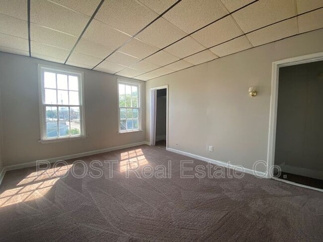 Building Photo - 22-22 S Twin St