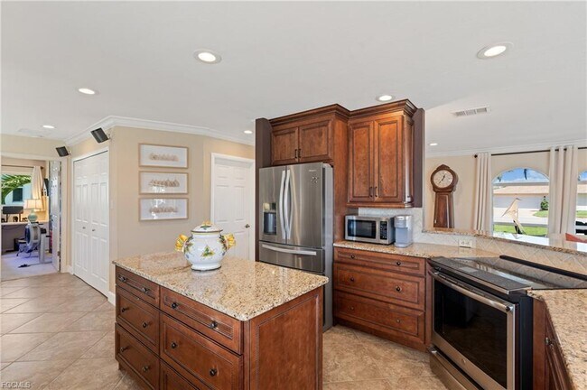 Building Photo - 858 Hatchee Vista Ln