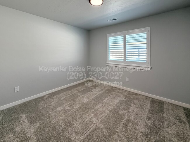 Building Photo - 2415 N Silver Wolf Ave