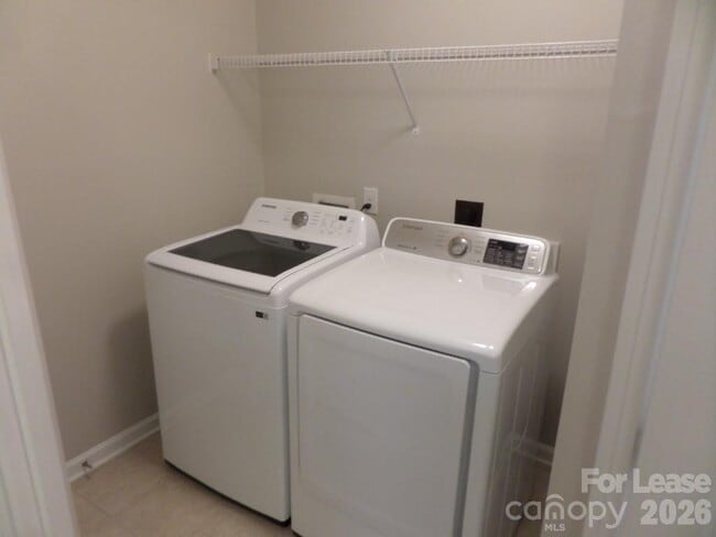 Building Photo - 3339 Major Samuals Way