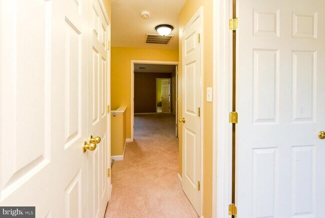 Building Photo - 1551 Falling Brook Ct