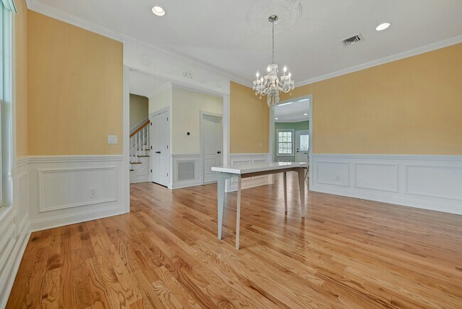 Building Photo - 1 Lindy Pl