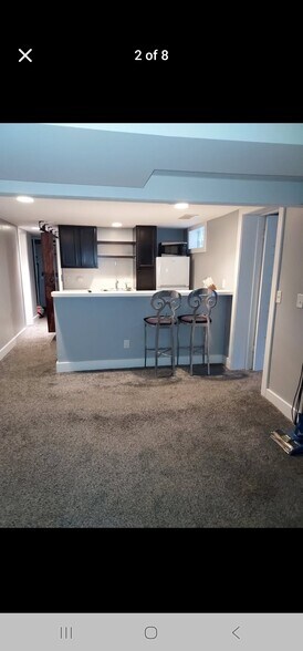 seating - 215 W Main Ave