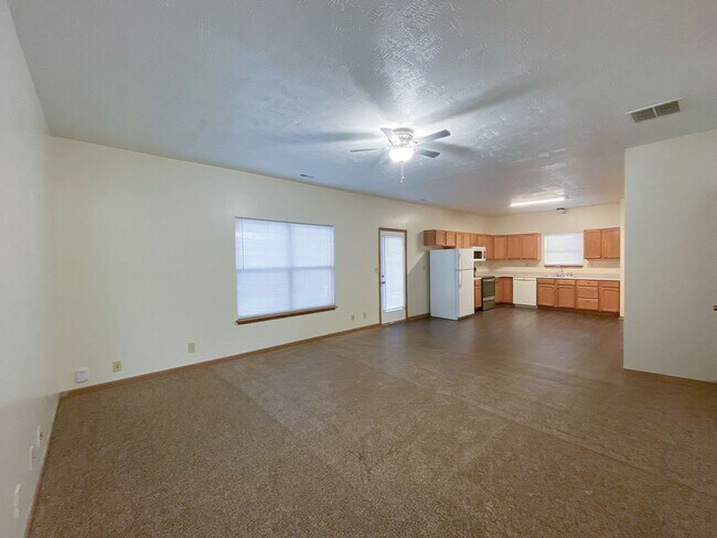 Building Photo - 3867-3871 Ledyard Street