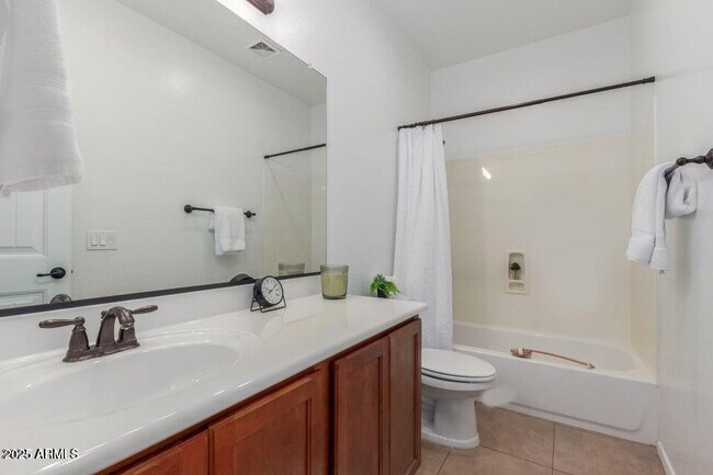 Building Photo - 3467 S Falcon Dr