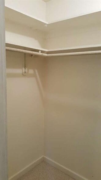 Building Photo - 316 1/2 E 7th Street Unit