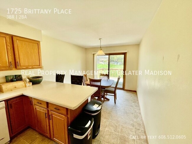 Building Photo - 1725 Brittany Pl