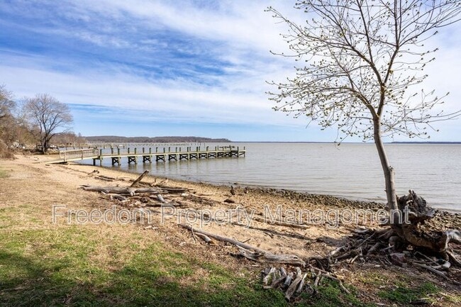 Building Photo - 2425 Morgans Point Dr
