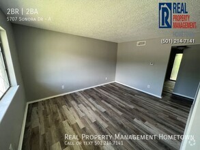 Building Photo - HALF OFF FIRST MONTH'S RENT MOVE-IN INCENT...