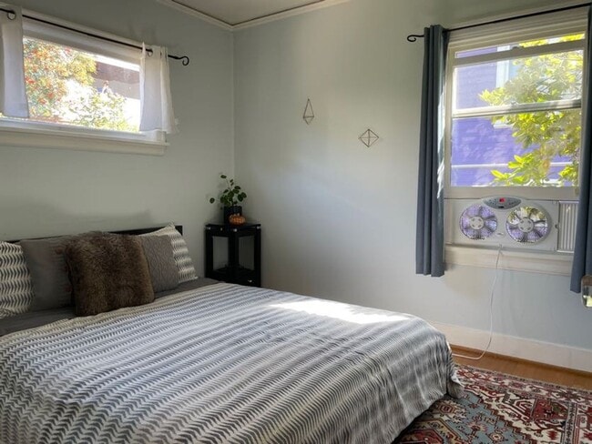 Building Photo - Immaculate and Updated Mid Century Home in Whittier Heights