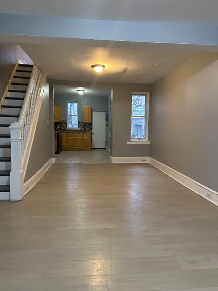 Building Photo - 532 N Paxon St