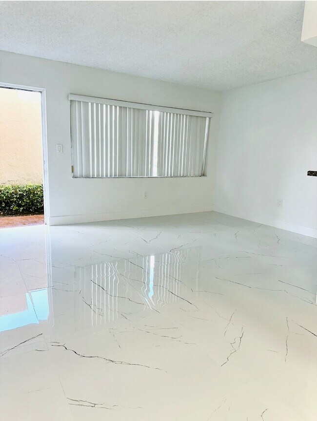 Building Photo - 510 NW 86th Pl