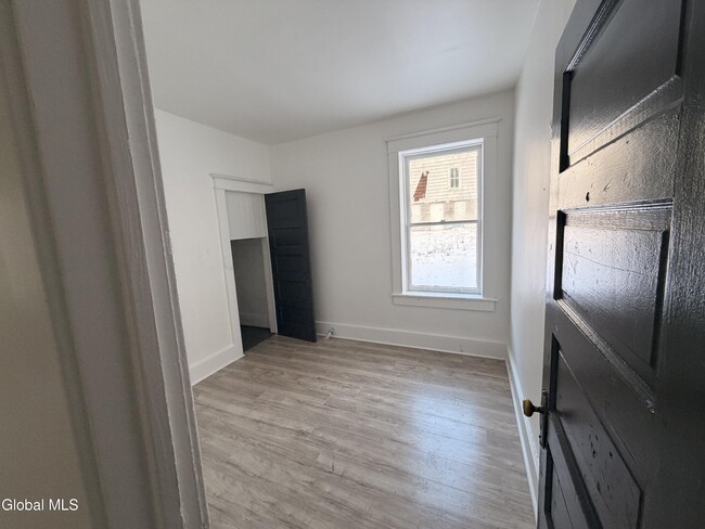 Building Photo - 21-23-23 Jackson St