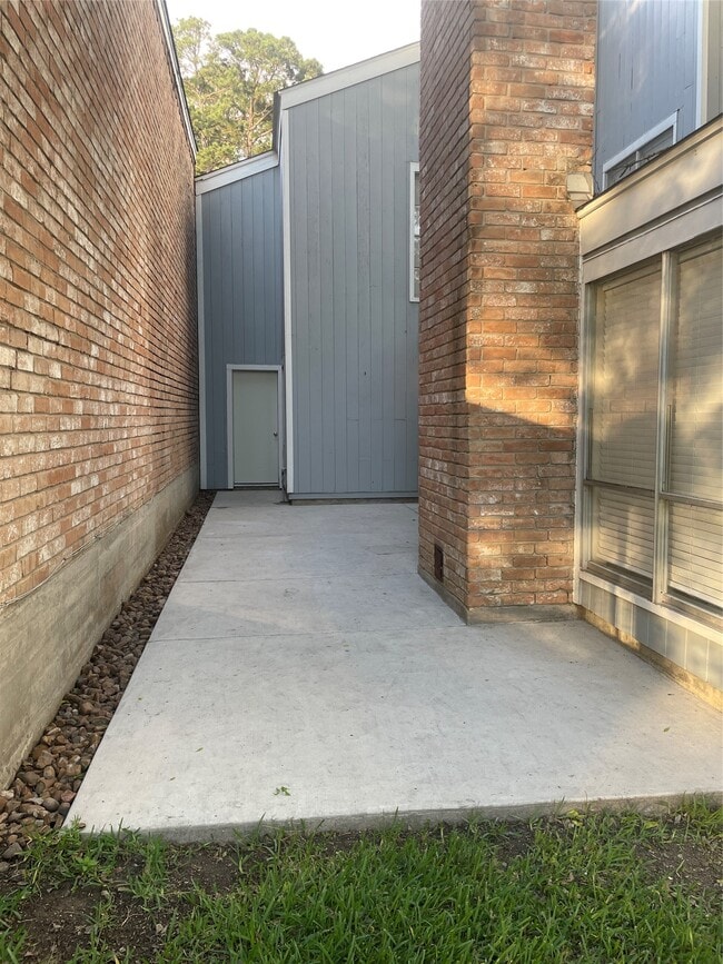 Building Photo - 12841 Orion Ct