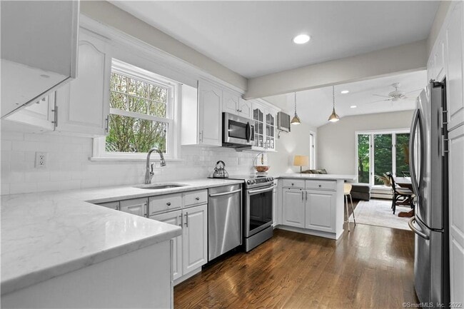 Building Photo - 80 Ridgewood Ave