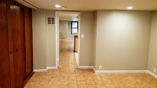 Building Photo - 1629 Newton St NW