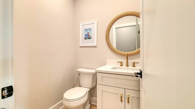 Building Photo - 6223 Winchester Ave