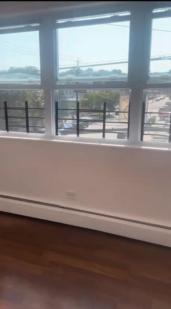 Building Photo - 4207 Grand Ave