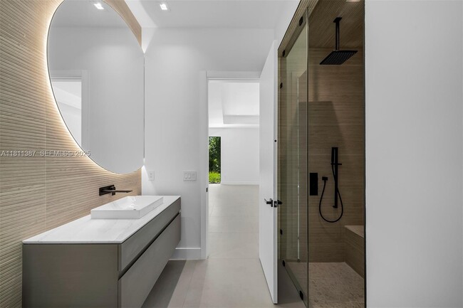 Building Photo - 12500 SW 64th Ave