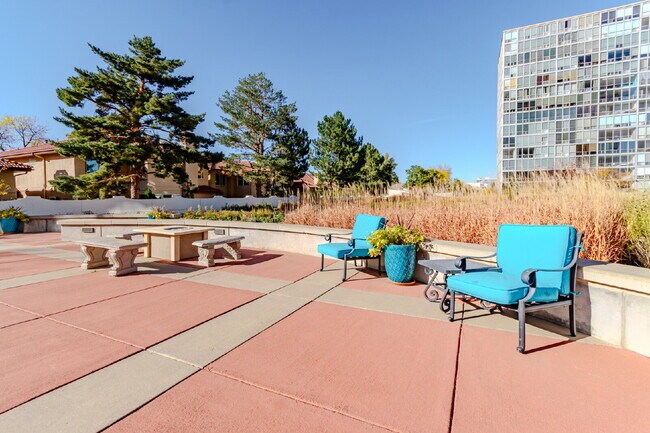Building Photo - Three Bed / Two bath at the Cherry Creek Polo Club Condominiums