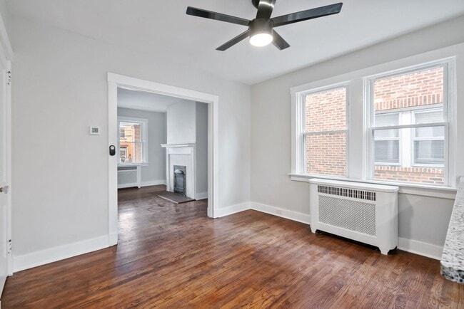 Building Photo - Exquisitely Renovated 3 Bedroom/ 2 Bath in Pittsburgh's East Side