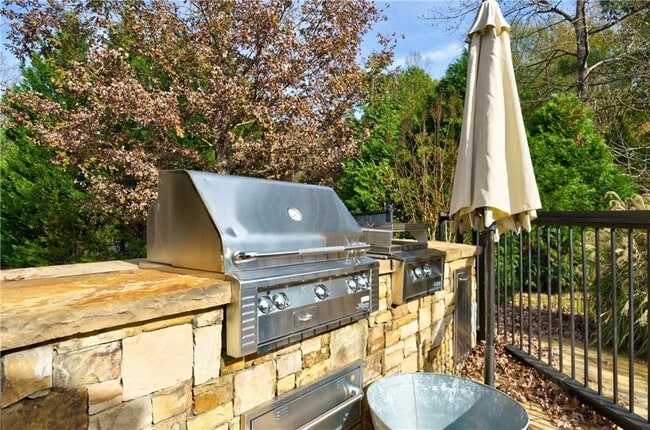 Building Photo - 521 Brendlynn Ct