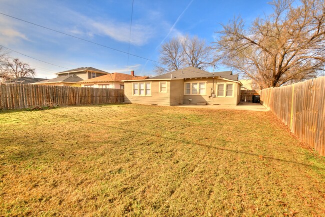 Building Photo - 1804 NW 15th St
