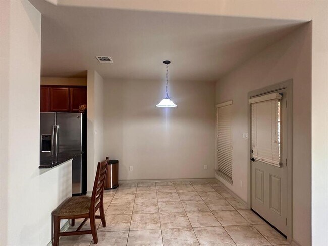 Building Photo - 2230 Argos Dr