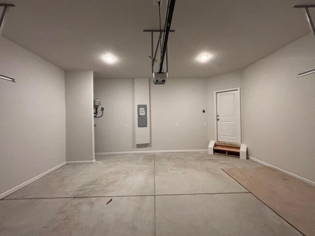 Building Photo - 200-C Alston Ridge Dr