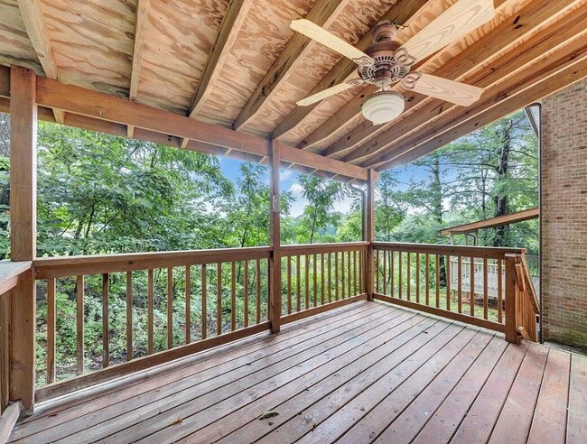 Building Photo - 1702 Elbert Dr