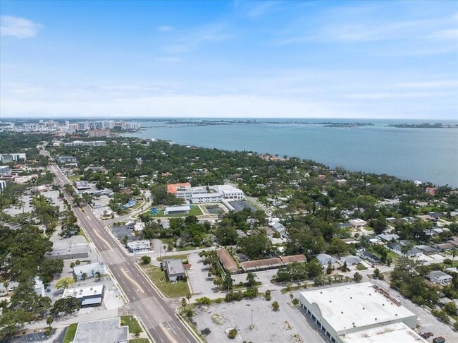 Building Photo - 960 Highland St