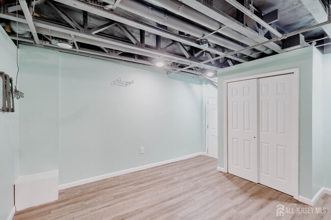 Building Photo - 79 Forest Dr
