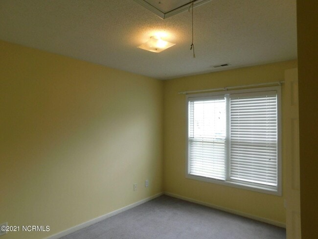 Building Photo - 128 Kobe Dr