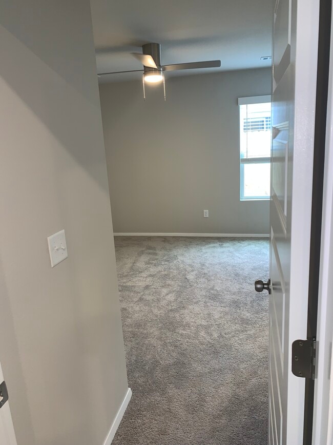 Building Photo - 2566 S Ouachita Dr