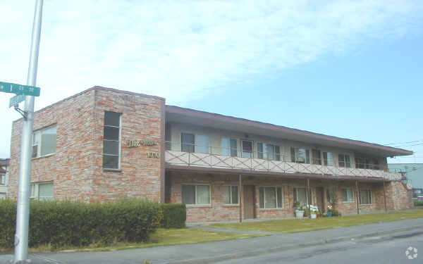 Primary Photo - Del Mar Apartments