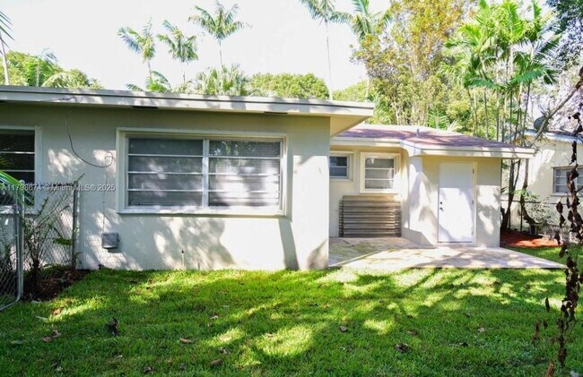 Building Photo - 11011 SW 79th Ave