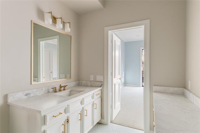 Building Photo - 29 St Laurent Pl