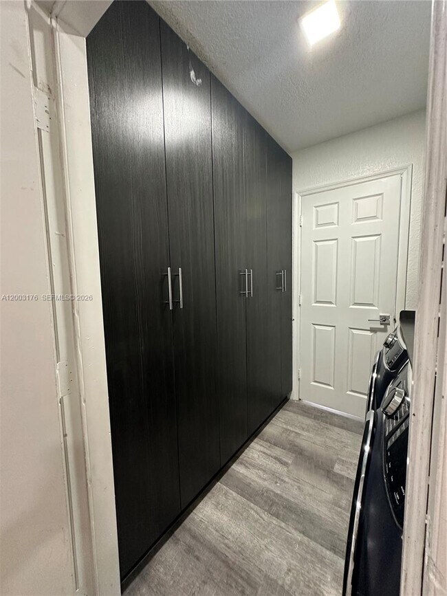 Building Photo - 15981 SW 54th Terrace