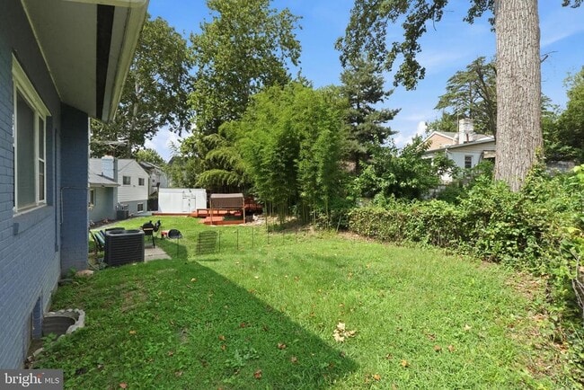Building Photo - 11317 College View Dr