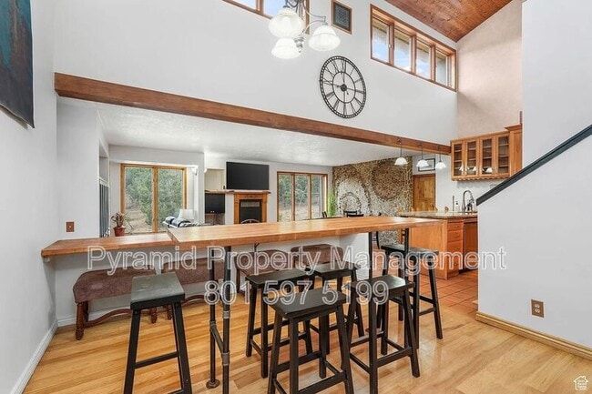 Building Photo - 14600 S Shaggy Mountain Rd