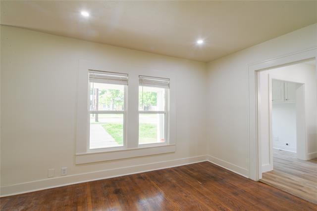 Building Photo - 518 W Belden St