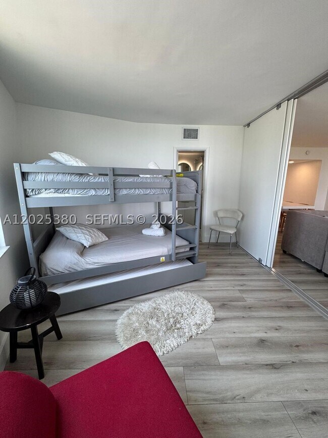 Building Photo - 5401 Collins Ave