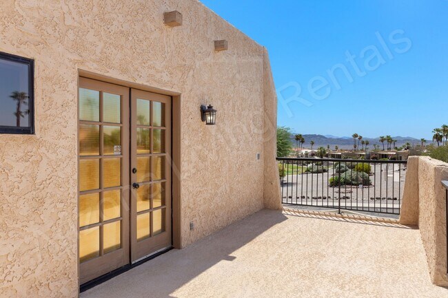 Building Photo - SPACIOUS CONDO WITH POOL